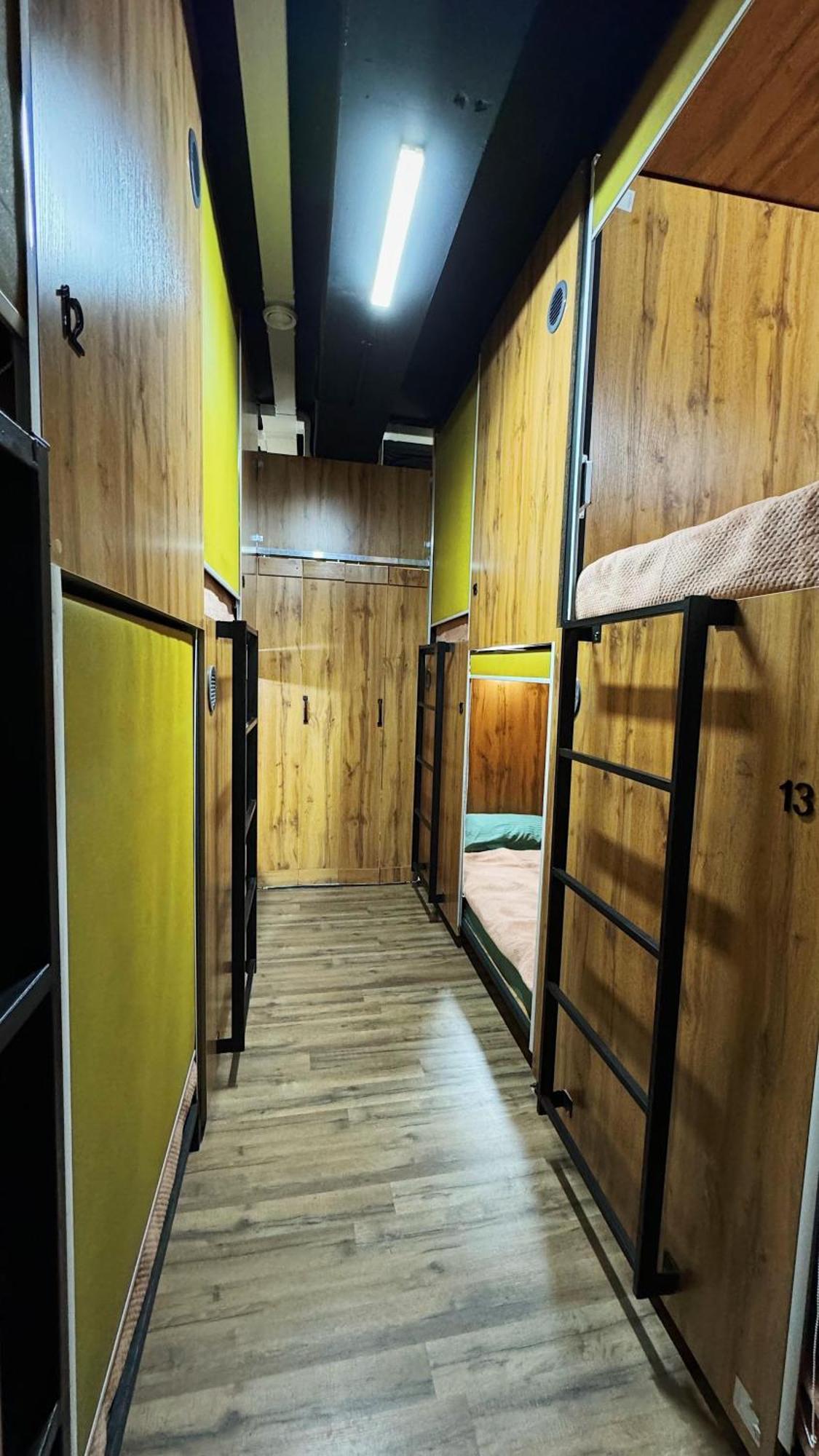 Hostel Kochevnik Capsule Hotel Alma-Ata Buitenkant foto