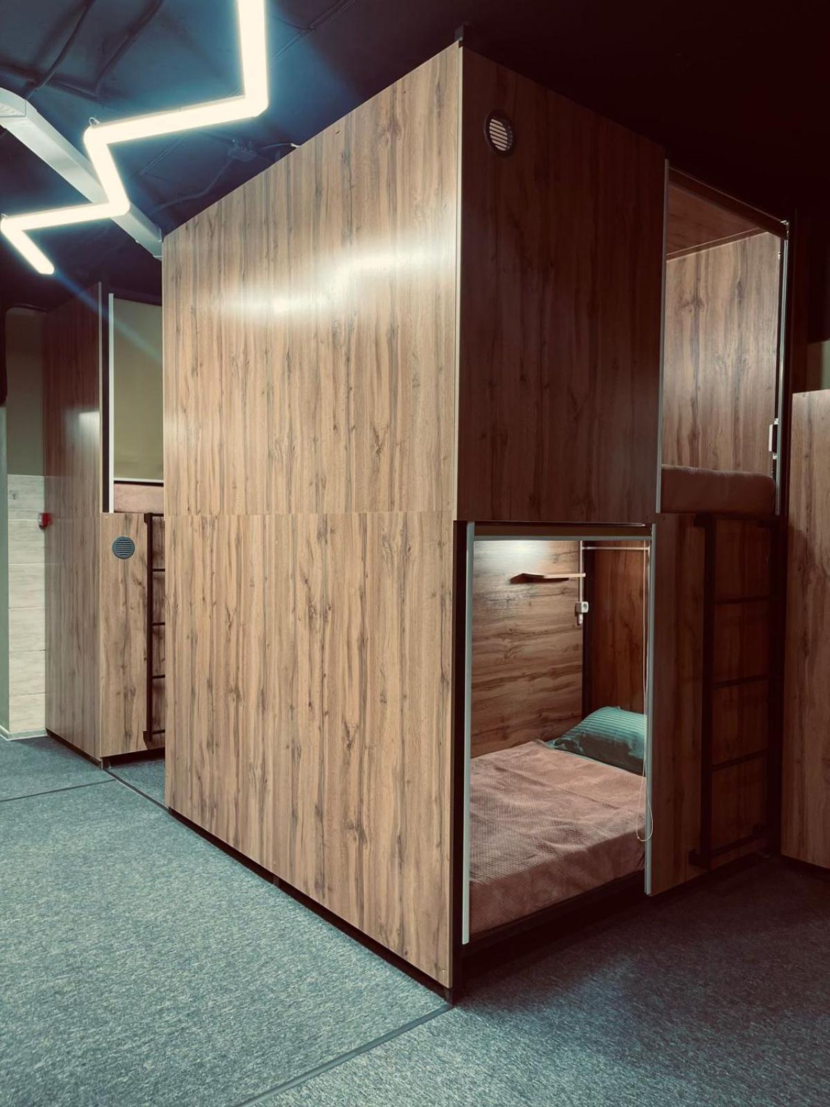 Hostel Kochevnik Capsule Hotel Alma-Ata Buitenkant foto