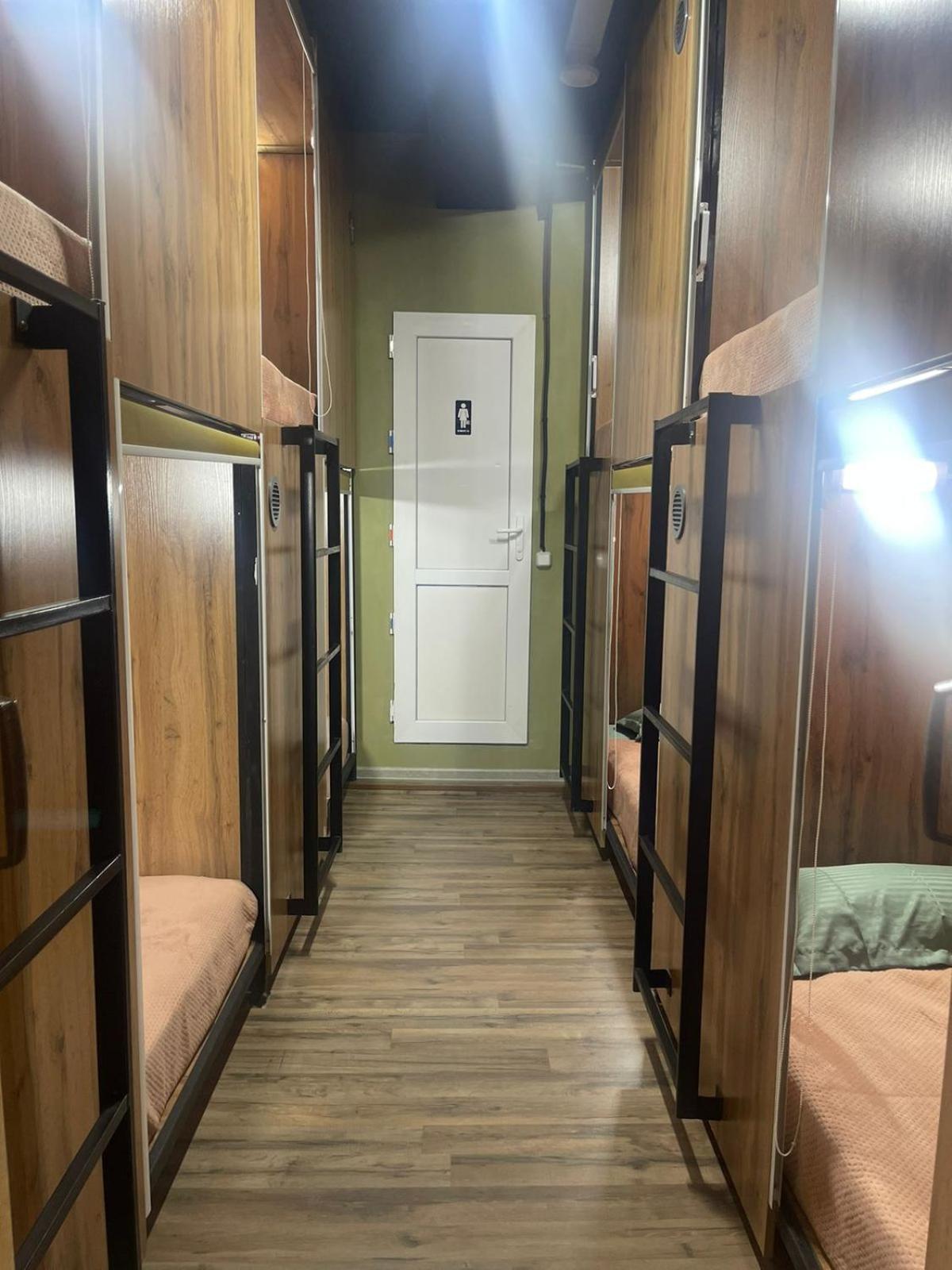 Hostel Kochevnik Capsule Hotel Alma-Ata Buitenkant foto