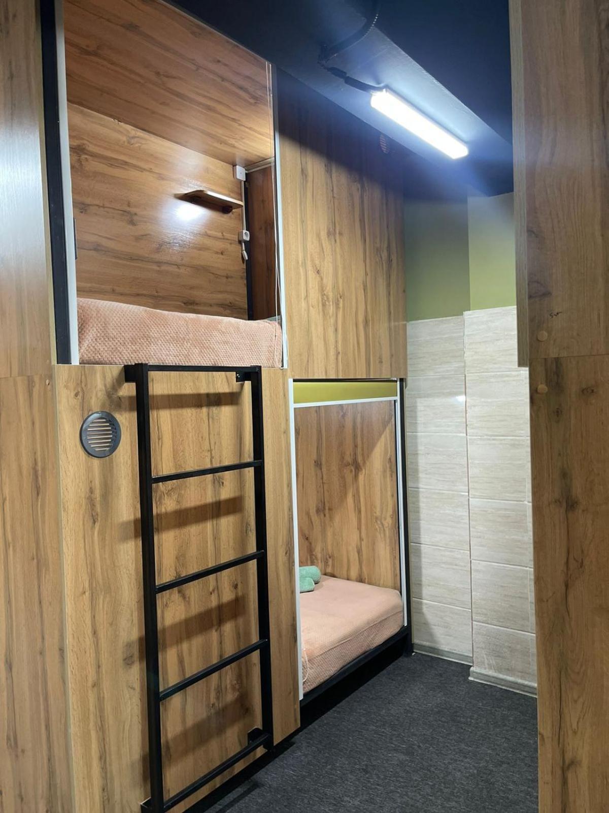 Hostel Kochevnik Capsule Hotel Alma-Ata Buitenkant foto