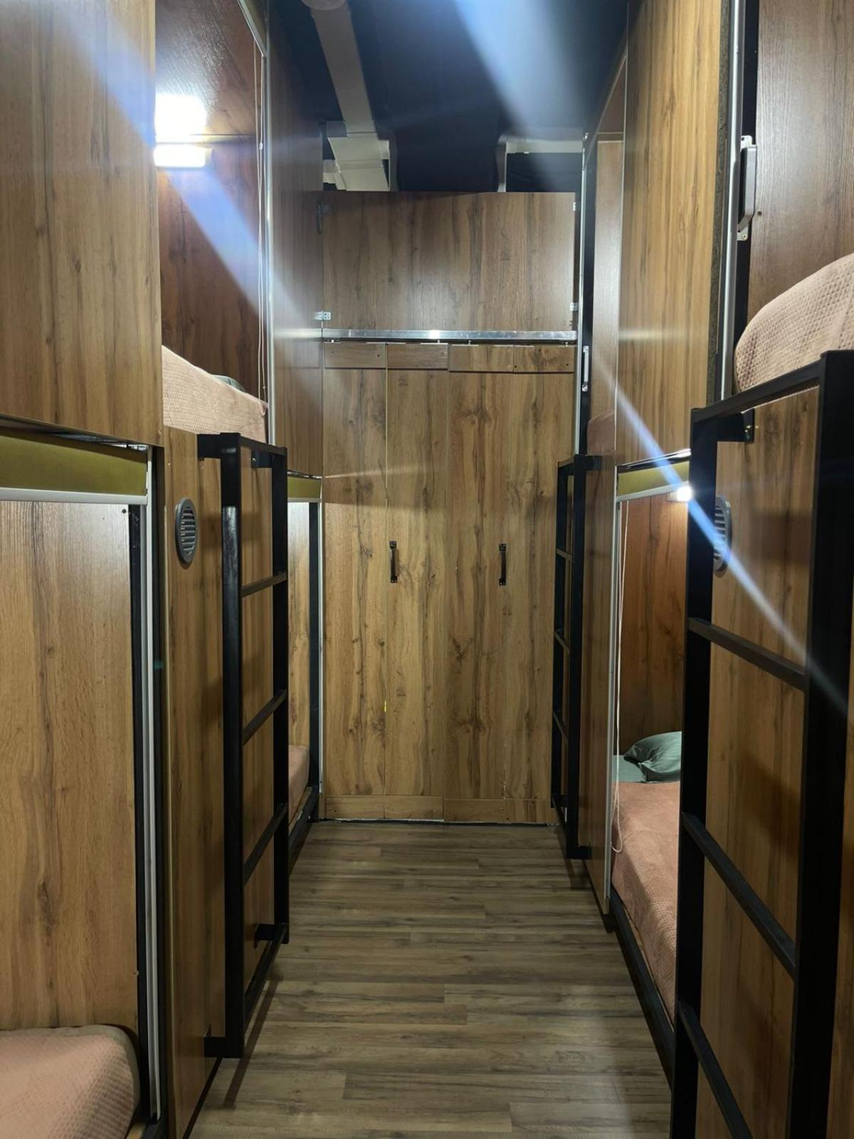 Hostel Kochevnik Capsule Hotel Alma-Ata Buitenkant foto