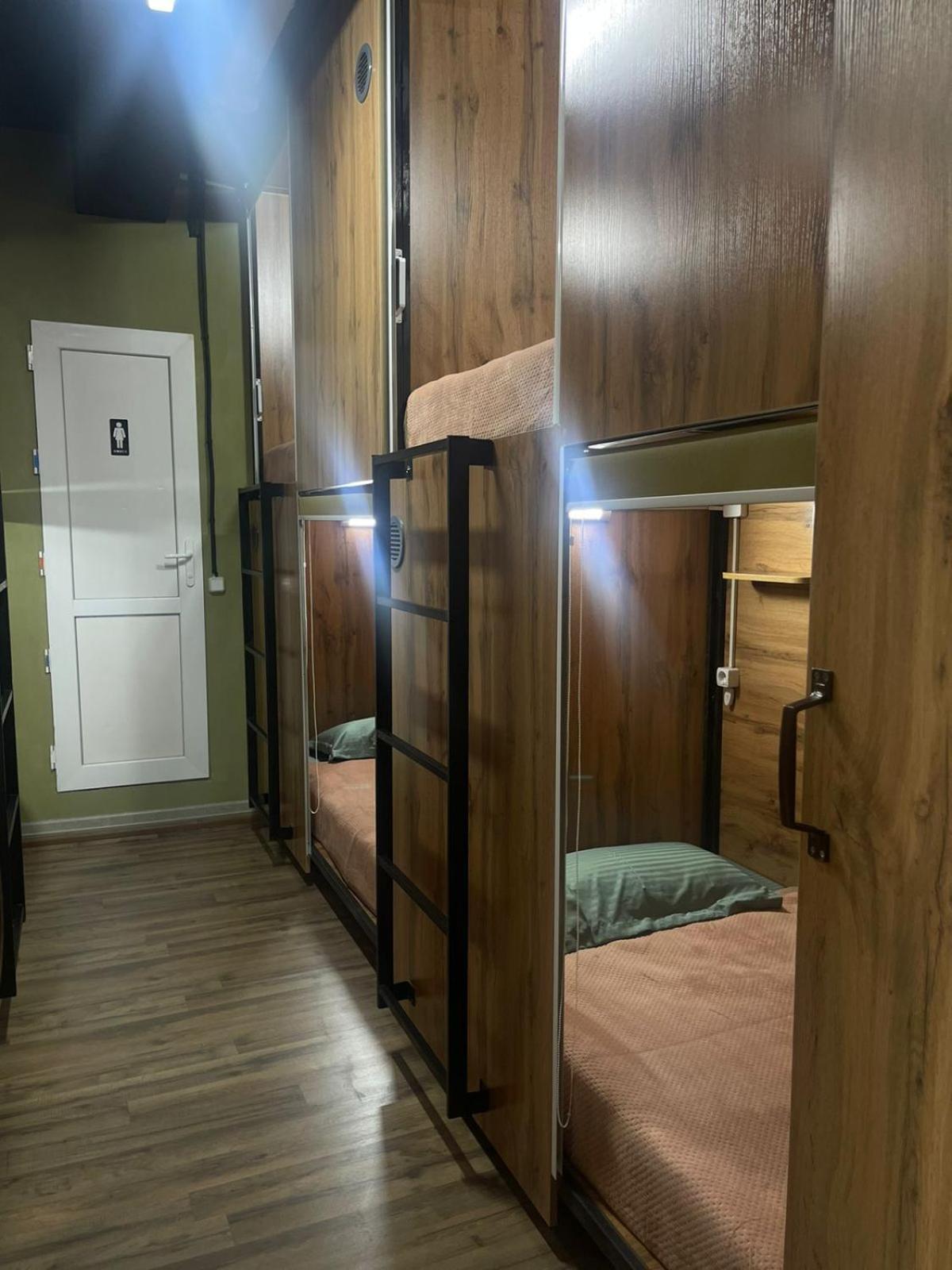 Hostel Kochevnik Capsule Hotel Alma-Ata Buitenkant foto