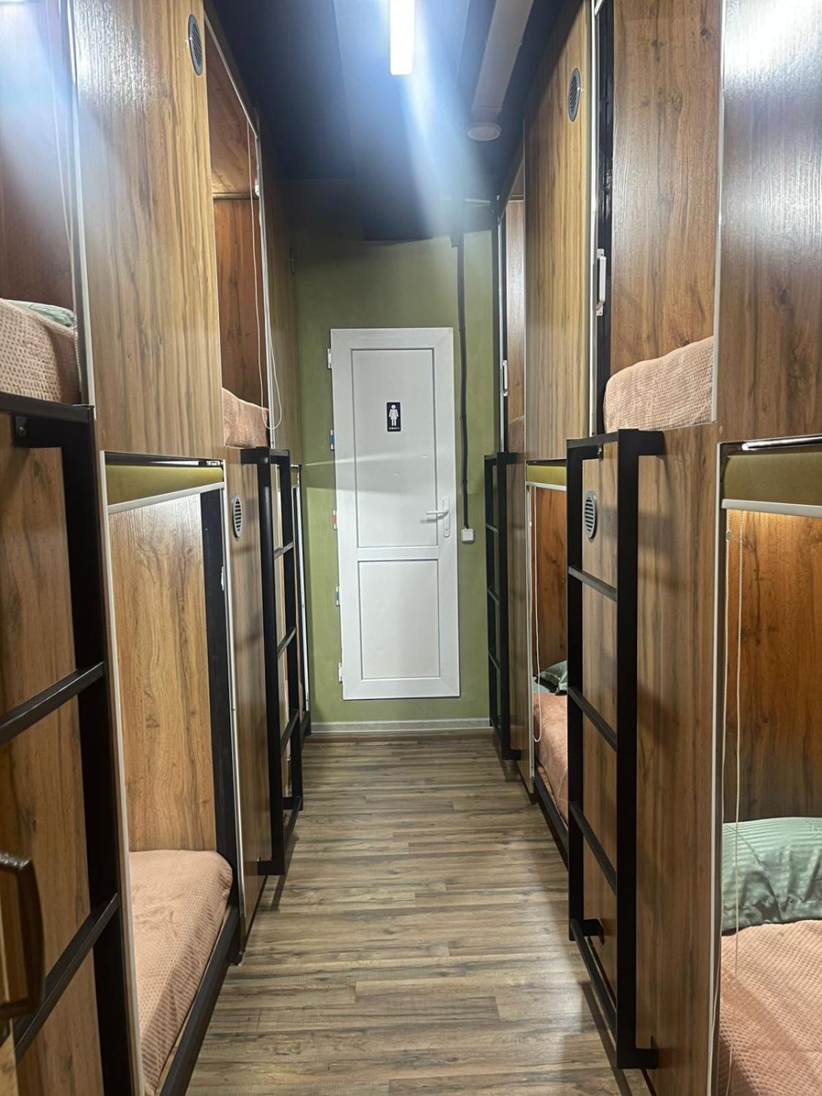 Hostel Kochevnik Capsule Hotel Alma-Ata Buitenkant foto