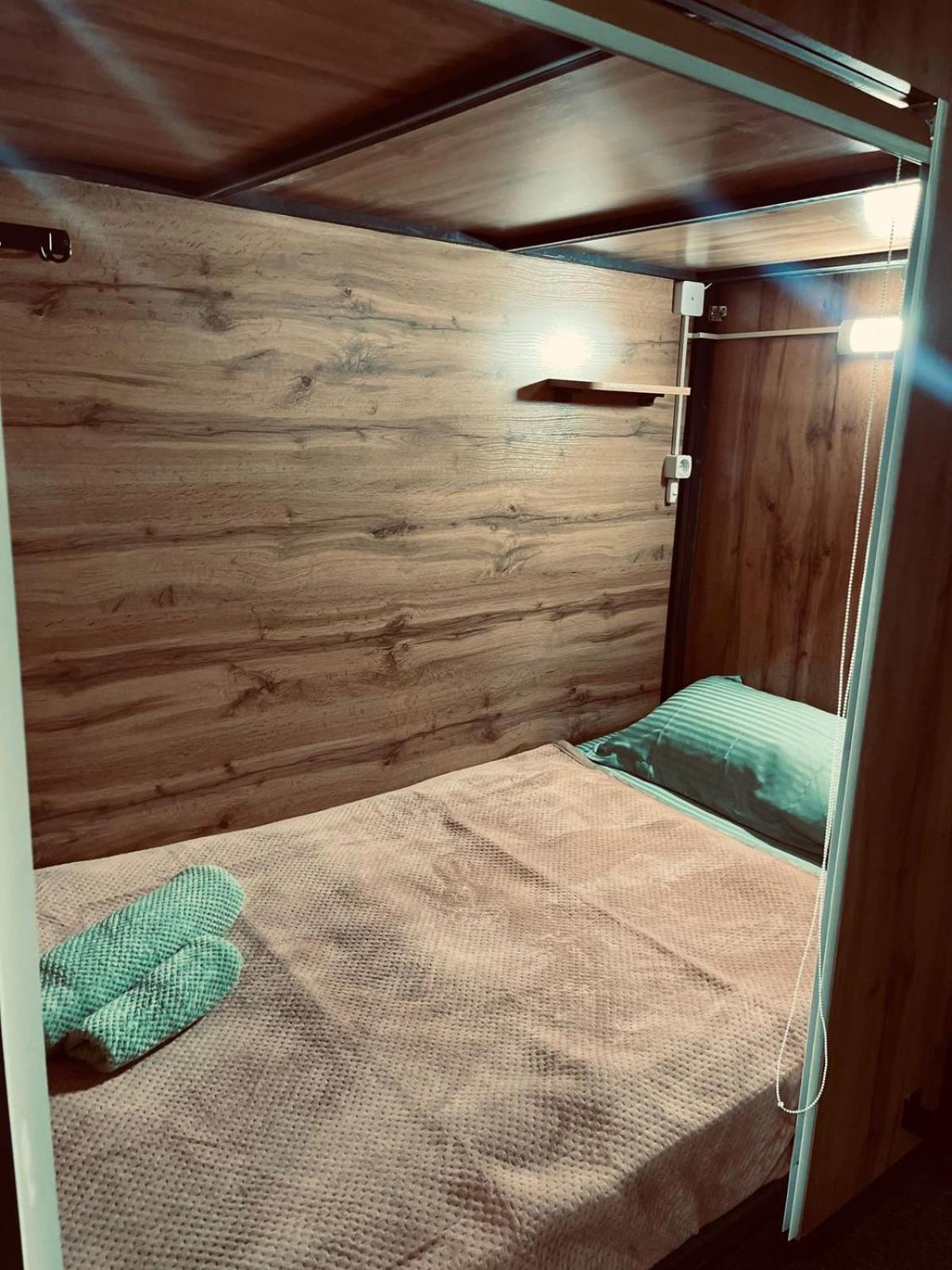 Hostel Kochevnik Capsule Hotel Alma-Ata Buitenkant foto